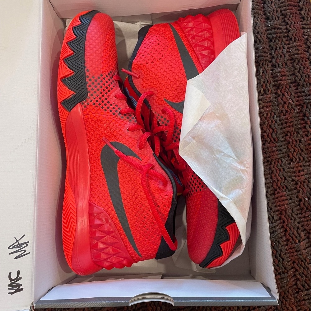 KYRIE 1